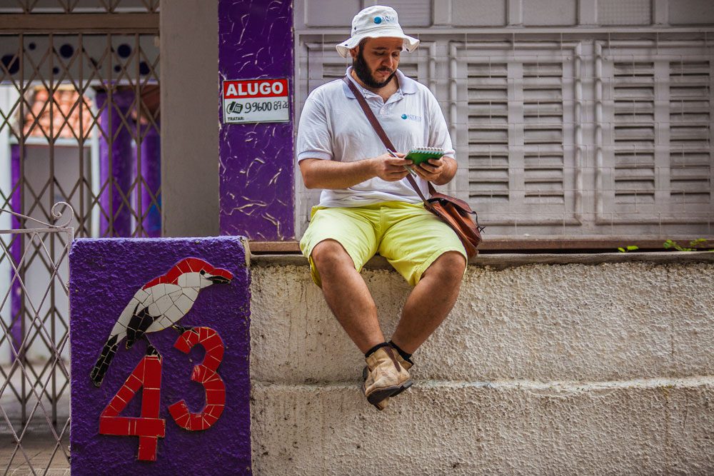 Homeowners decorate their street number with an Araripe Manakin mosaic. Photo by Helio Filho.